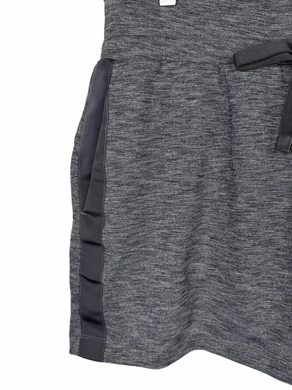 Athleta Metro Downtown Heather gray short size medium